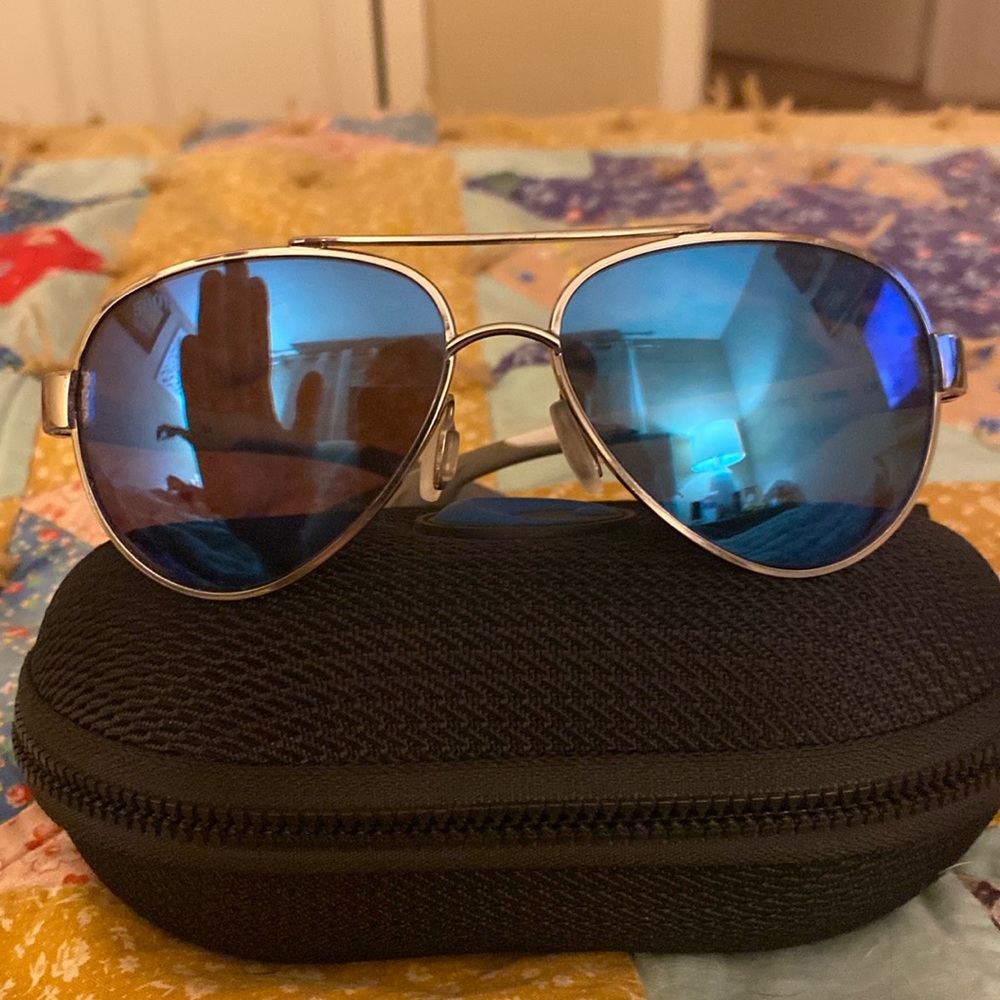 Women’s Costa polarized sunglasses with glass lenses!